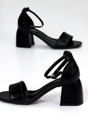 Босоножки сандали на каблуке широком устойчивом с ремешком3 фото