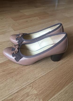 Туфлі best but