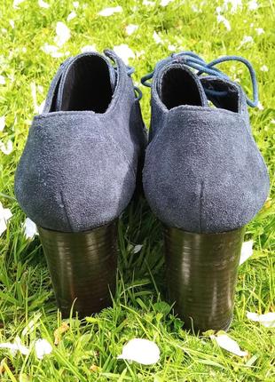Сині черевички на каблуку5 фото