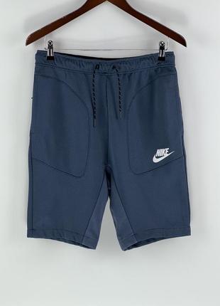 Спортивные шорты