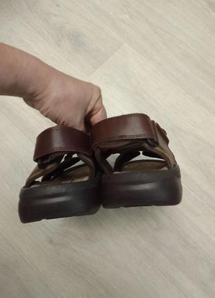 Новые натур. кожаные сандалии на липучках2 фото