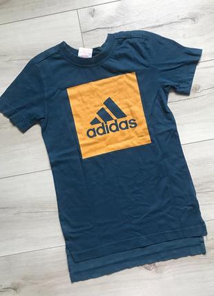 Футболка на хлопчика adidas 6-7 років/116-122 см