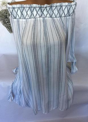 Воздушная блуза без плечей