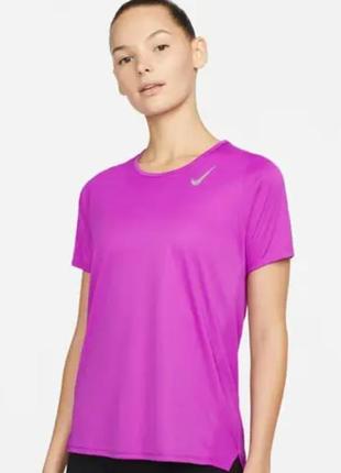 Футболка nike dri fit кольору фуксії