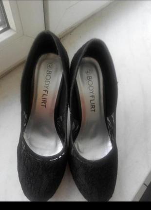 Нарядні туфлі