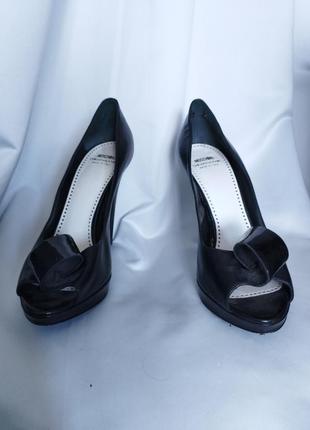 Туфлі з відкритии пальчиками на шпильці2 фото