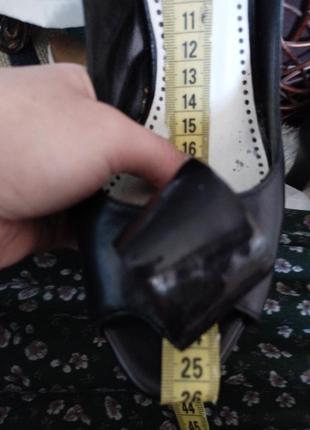 Туфлі з відкритии пальчиками на шпильці8 фото