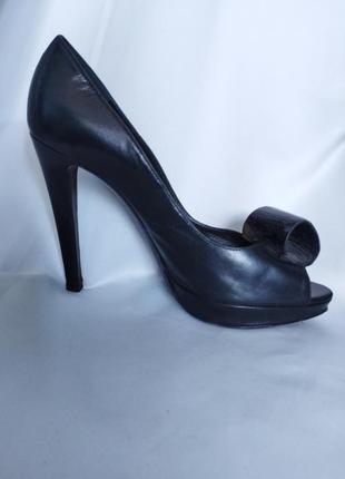 Туфлі з відкритии пальчиками на шпильці4 фото