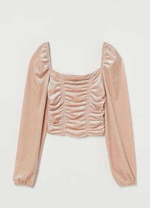 Укороченный топ h&m из мягкой ткани с квадратным вырезом и драпированным лифом. длинные рукава с узкой резинкой на плечах и манжетах