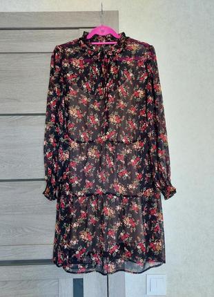 Стильное шифоновое платье в цветочный принт, свободного кроя ( размер 36-38)