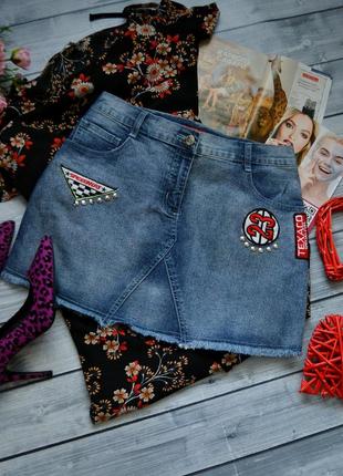 #розвантажуюсь джинсовая юбка с нашивками необработаным низом