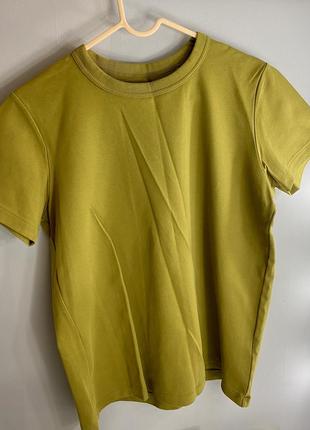 Футболка uniqlo