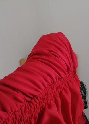 Эффектное красное платье4 фото