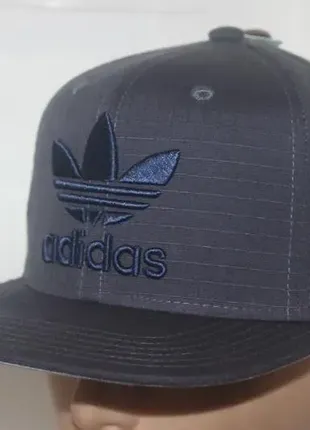 Бейсболка кепка мужская adidas originals trefoil plus