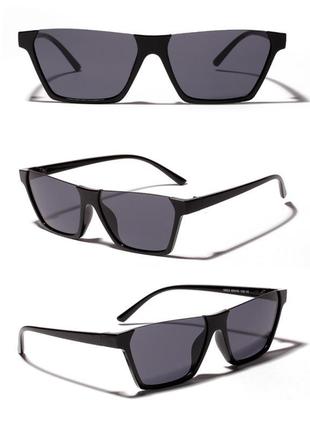 Напівободкові прямокутні чорні сонцезахисні окуляри із сірою димчастою лінзою1 фото