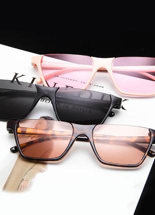 Напівободкові прямокутні чорні сонцезахисні окуляри із сірою димчастою лінзою2 фото