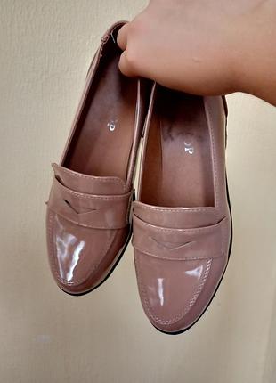 Туфлі на тракторній підошві