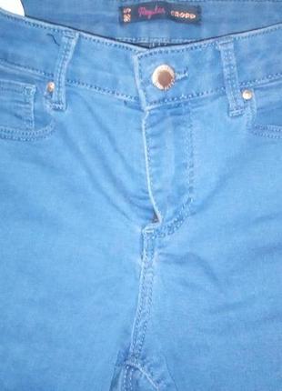 Стильные базовые джинсы скошенные голубые push up синие cropp 76% коттон5 фото