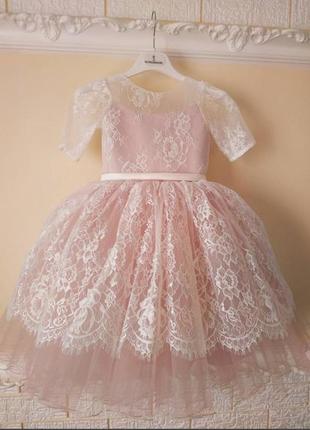 Выпускное нежное кружевное платье на выпускной, пудровый цвет,нежный еврофатин.на девочку 5-7 лет,рост 122-130см.