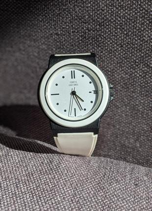 Fortis наручний жіночий годинник