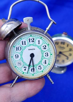 Советские настолтные часы слава заря ссср на запчасти или под ремонт будильник8 фото