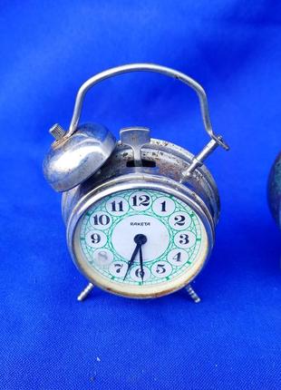 Советские настолтные часы слава заря ссср на запчасти или под ремонт будильник3 фото