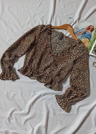 Леопардовая блуза с рюшами