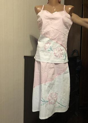 Костюм з вишивкою ніжний рожевий вінтаж ретро