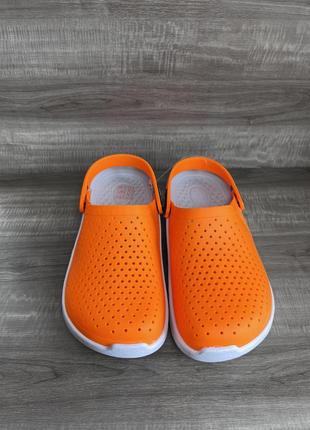 Крокси жіночі помаранчеві4 фото