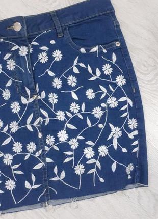 Джинсовая юбка, юбка с вышивкой, мини юбка, стильная джинсовая юбка с вышивкой3 фото