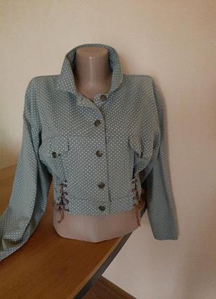 Стильная короткая куртка ветровка джинсовка