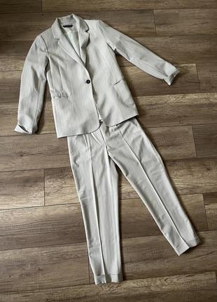 Костюм