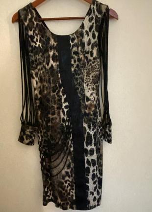 Платье с интересными рукавами. р.s