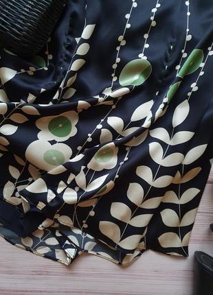 Красивое сатиновое цветочное платье с поясом6 фото