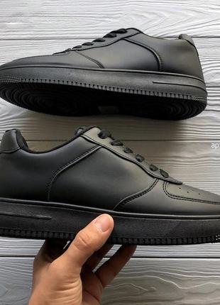 Мужские кроссовки