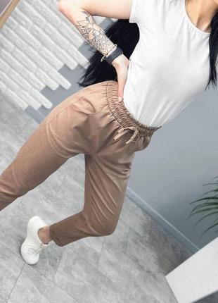 Укороченные женские льяные штаны с карманами8 фото