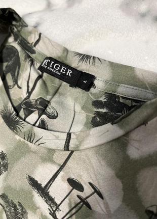 Женская футболка4 фото