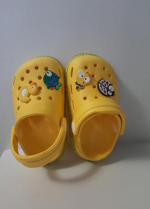 Crocs кроксы желтого цвета