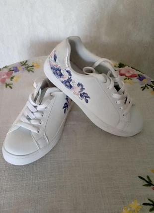 Білі кросівки, жіночі кеди, літнє взуття2 фото