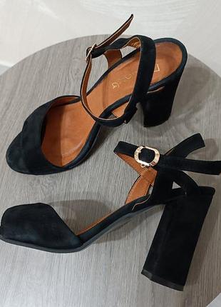 Босоніжки натуральна замша