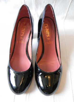 Лакові туфлі pumps by gadea р. 39 (25,3 см) іспанія