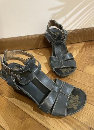 Босоножки palladium