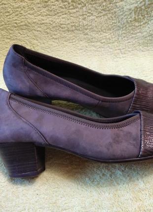 Женские кожаные туфли на низком каблуке р.39-40 /26см5 фото