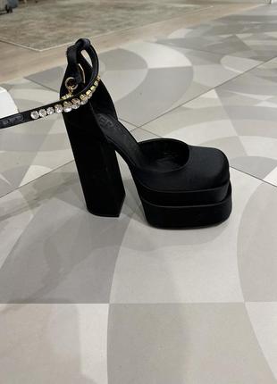 Туфлі з камінням versace3 фото