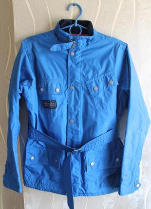 Красивезная жіноча курточка в незвичайною забарвленням barbour international youth blue jacket