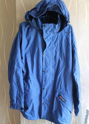 Неординарная винтажная курточка от крутого туристического бренда berghaus