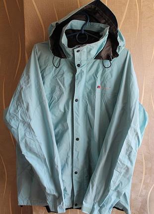 Сказочная бледо-голубая мембранная курточка водо и ветростойкая на мембране berghaus