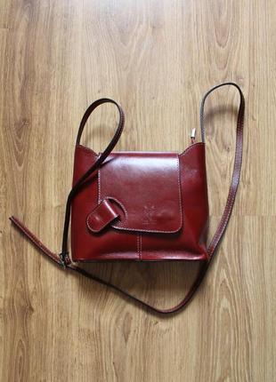 Чудесная кожаная сумочка от дизайнерского бренда vera pelle italy leather