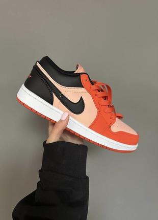 Классные яркие кроссовки nike air jordan 1 low corral black коралловые с чёрным6 фото