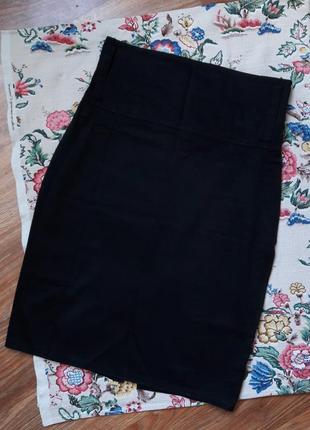 Черная юбка-карандаш с высокой талией1 фото
